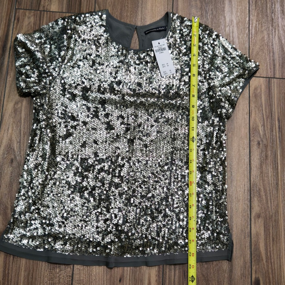 Abercrombie & Fitch NWT Silver Sequin Short Sleeve Keyhole Top XS NEW $68 - Picture 5 of 11
